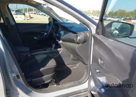 2023 Nissan Kicks Sv Xtronic Cvt z USA, uszkodzony, nr VIN 3N1CP5CV9PL525264